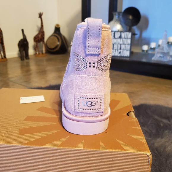 UGG Australia Womens Classic Mini Crystal Bow Boot - Picture 2 of 5